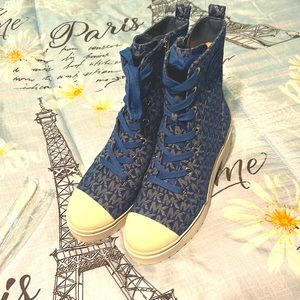 Michael Kors new shoes 👞 size 8 home free smoke and pet , 💯 authentic